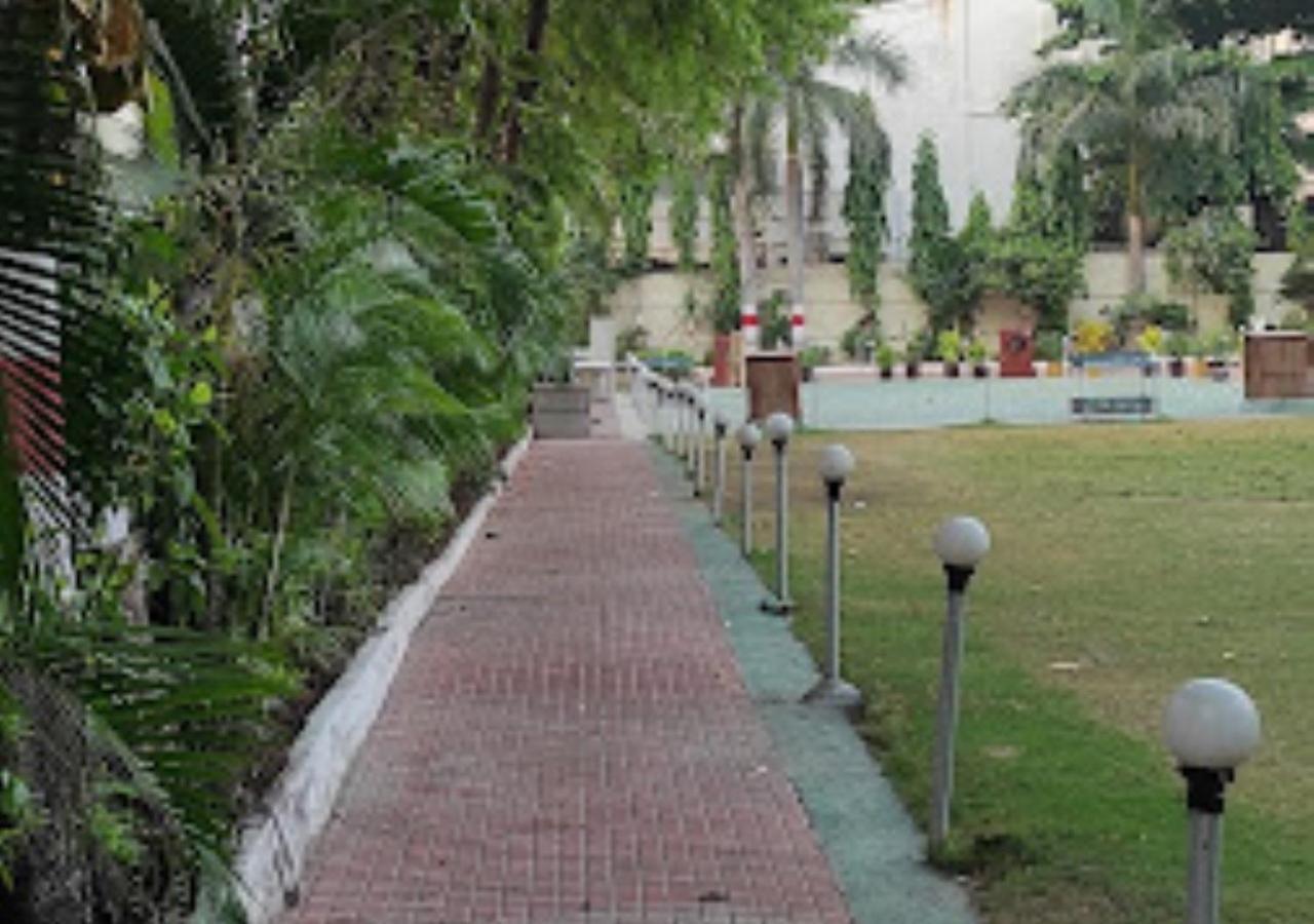 Hotel Blue Paradise Chandrapur Εξωτερικό φωτογραφία