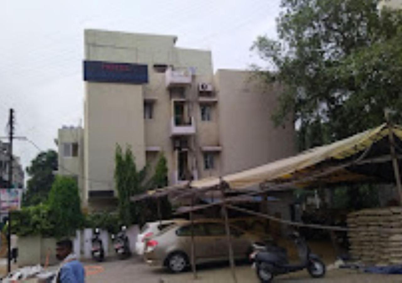 Hotel Blue Paradise Chandrapur Εξωτερικό φωτογραφία